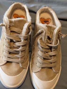 Rocket Dog Tan Corduroy Sneakers with Cream Trim